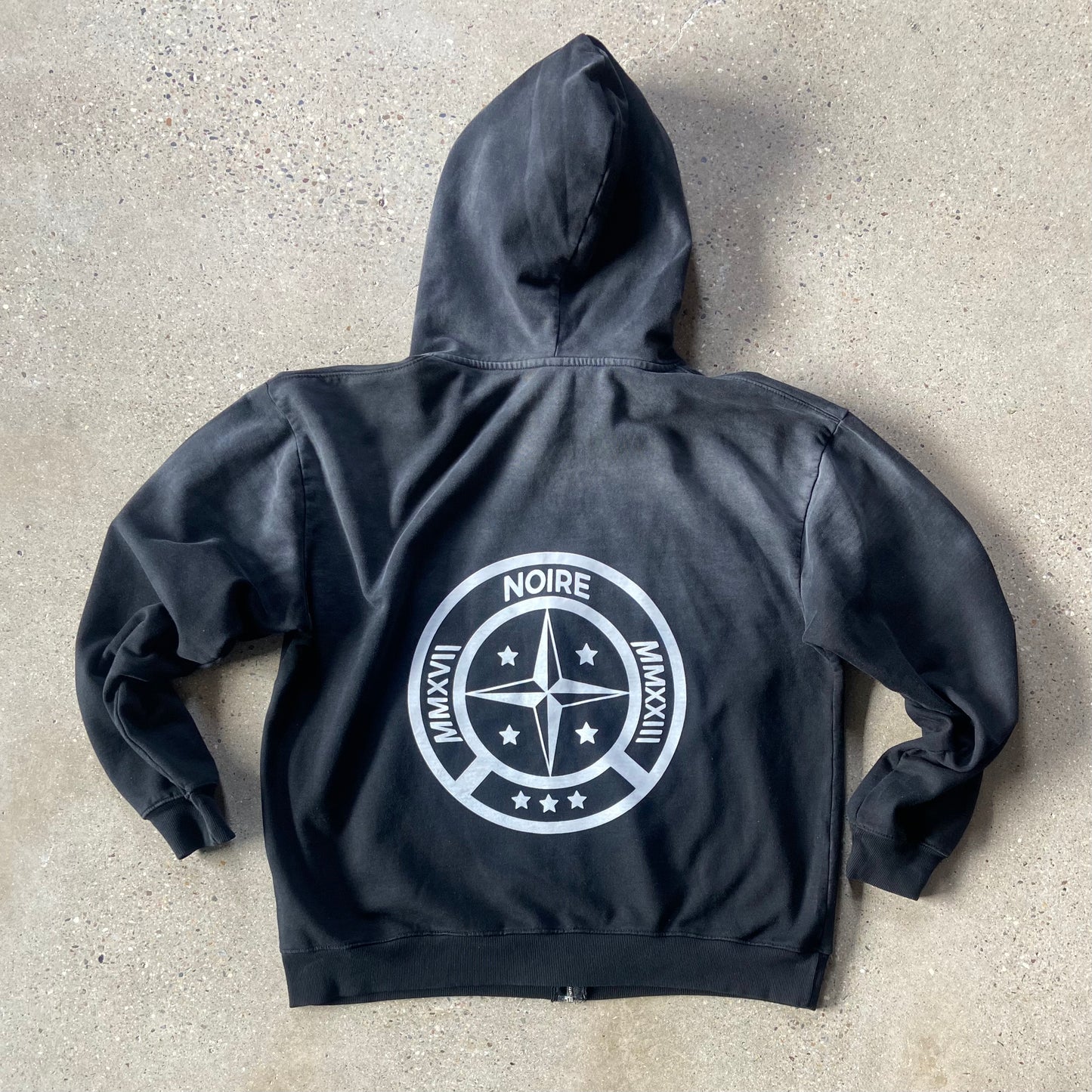 ZIP HOODIE 001